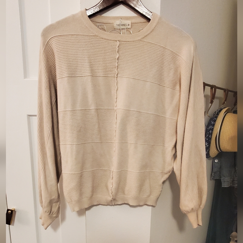 Neutral/Cream sweater
